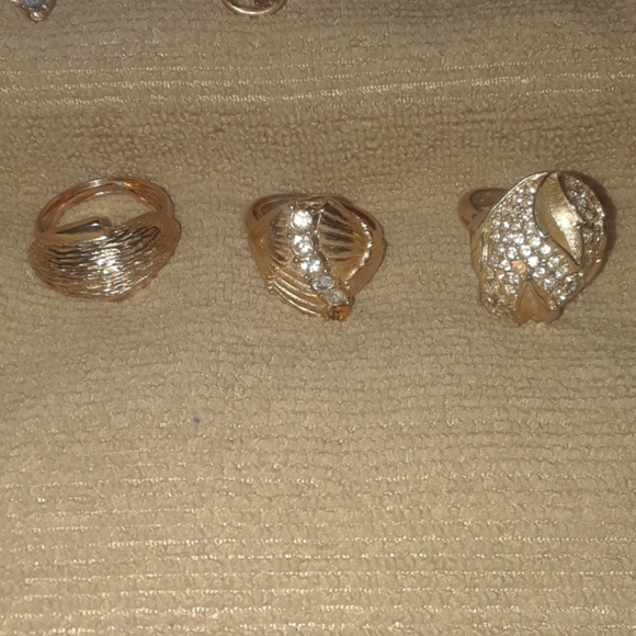 Assortment of 7 gold plated rings - Picture 2 of 6